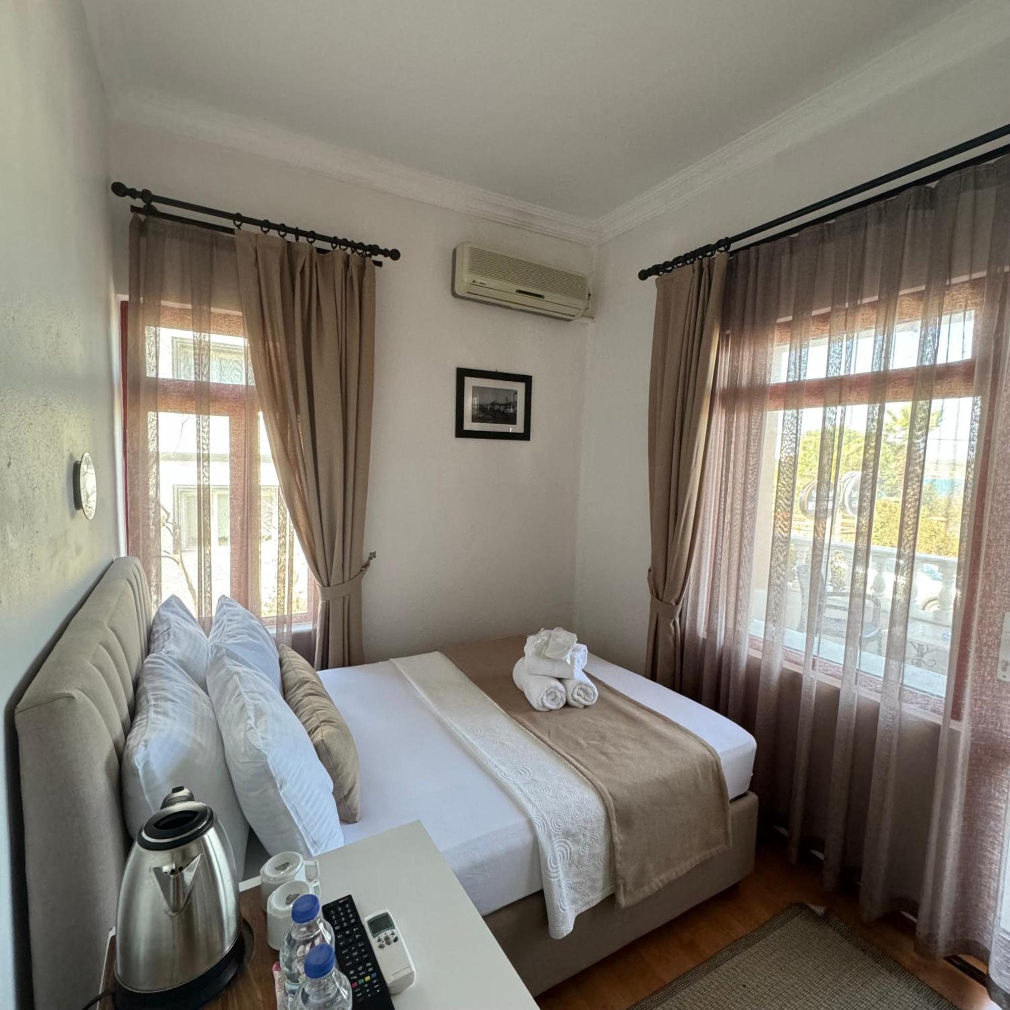 Soezer Otel Ayvalik Bagian luar foto